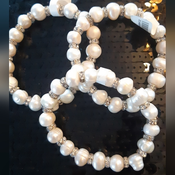 Elegant 3 PC Faux Pearl Bracelet with Silver Accents New With Tags - Picture 2 of 3